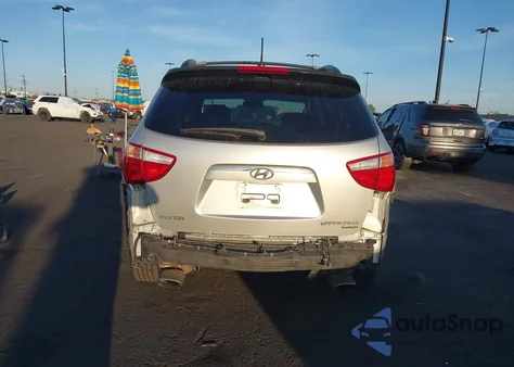 2010 Hyundai Veracruz Limited z USA, uszkodzony, nr VIN KM8NU4CC0AU137789